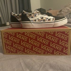 Girls Vans Rainbow Velcro. Size 1